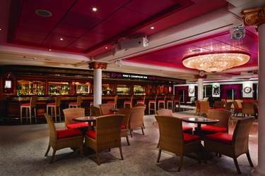 NCL, POA, Pink's Champagne Bar, Credit - Olivier Koning.jpeg
